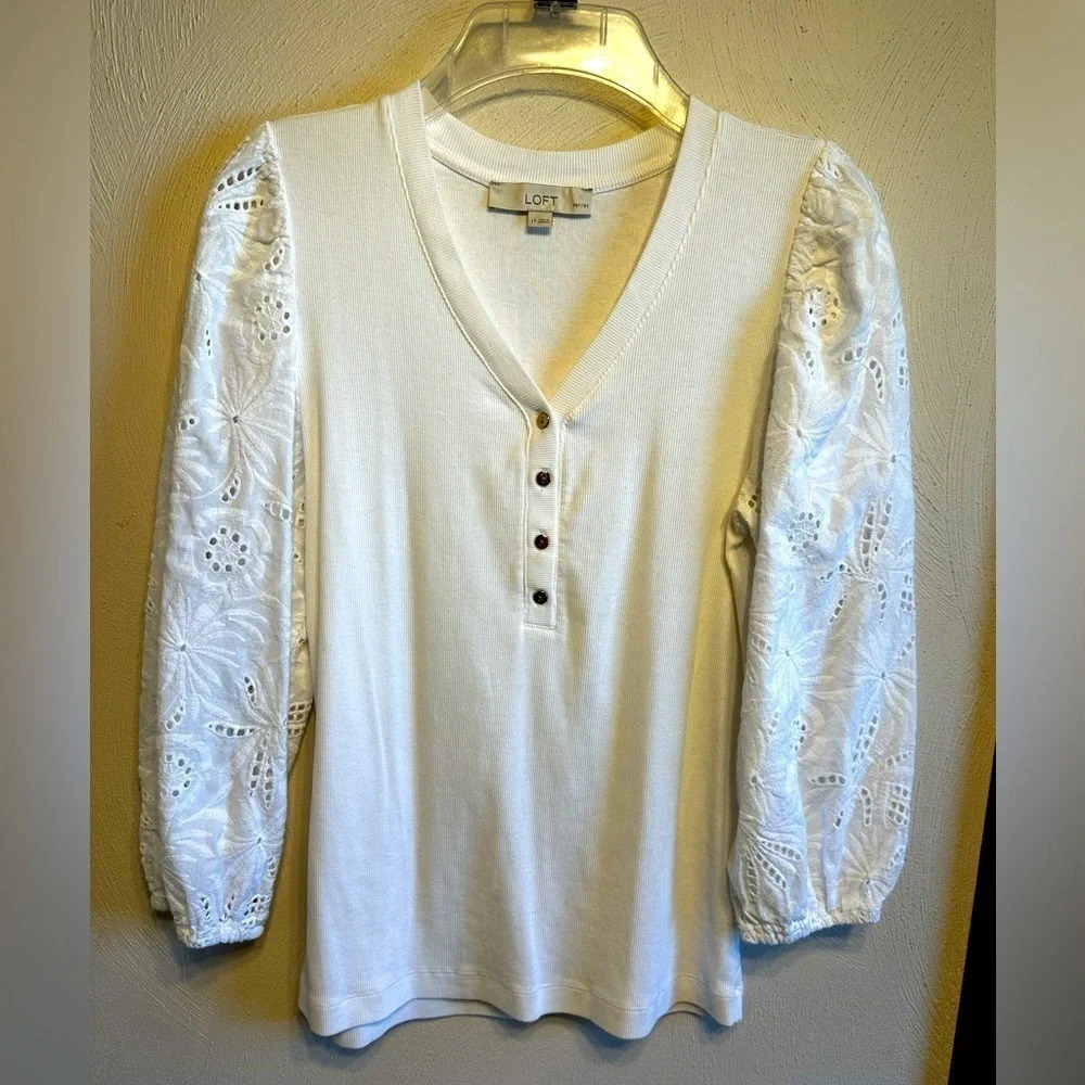 Loft White Cotten With Eyelet Sleeves ribbed Top. Size L